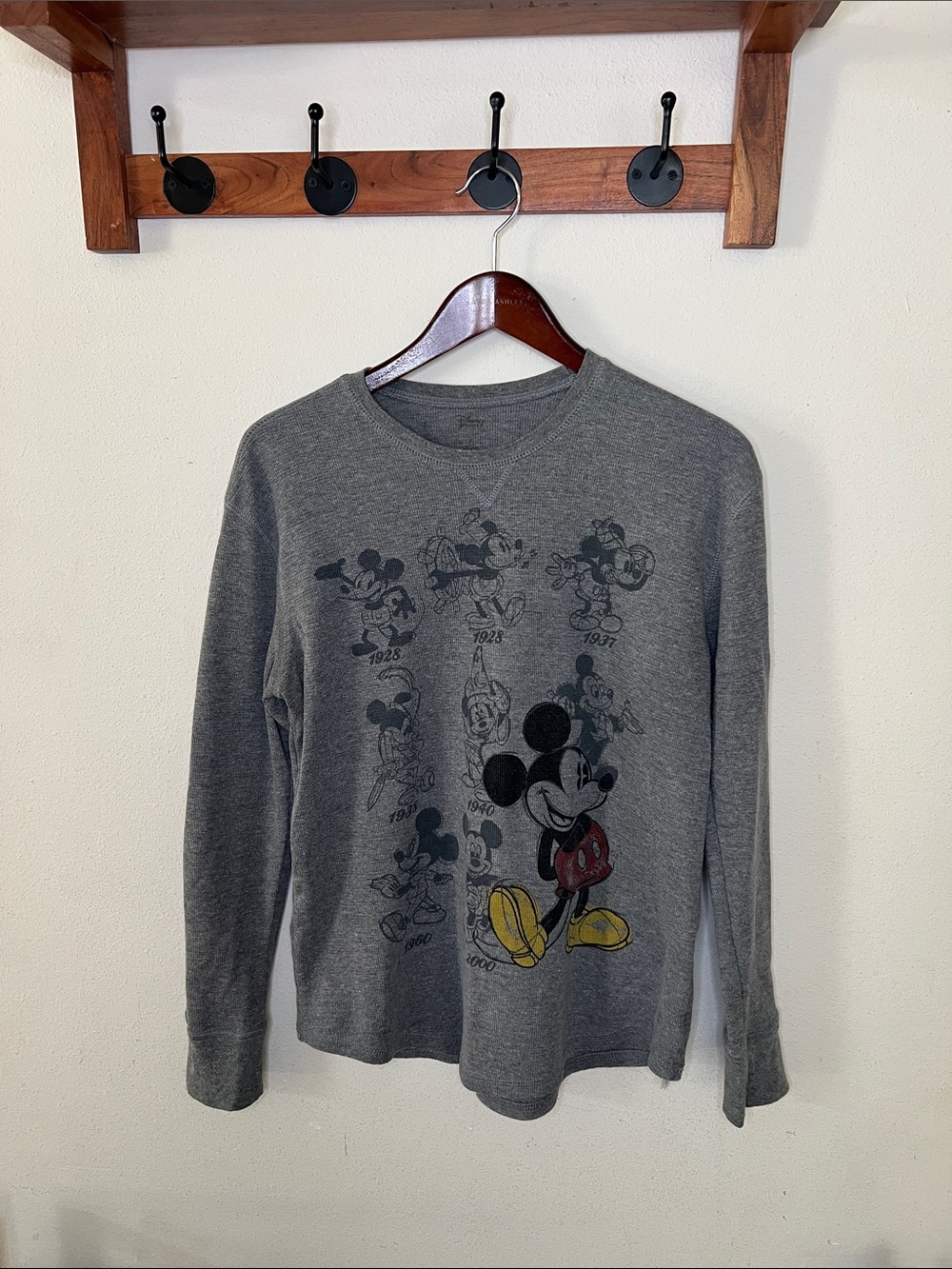 Retro Disney Mickey Mouse Longsleeve Pullover Mens Size Small